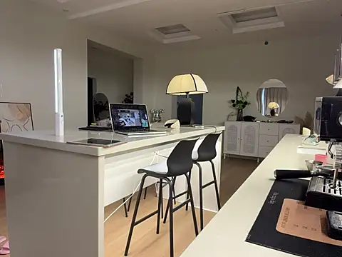 xiaowan x online show from October 30, 2025, 8:45 am