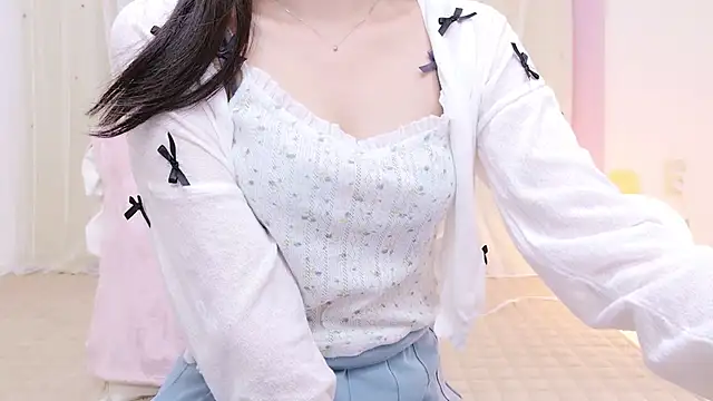 Snapshot of MAYU_cha chatting on October 3, 2025, 11:01 am MAYU cha online show from October 3, 2025, 11:01 am