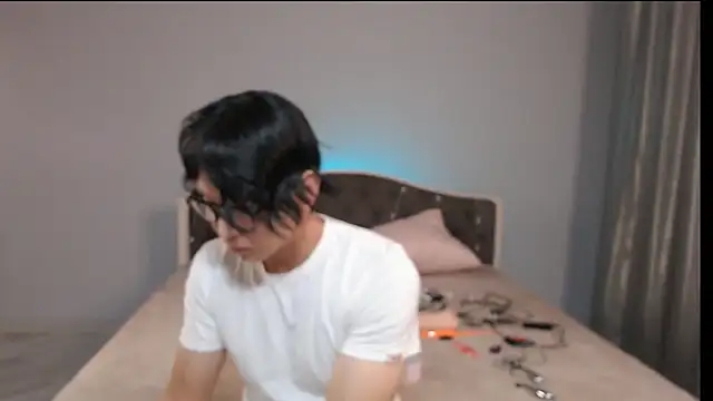 KaiChicken online show from October 11, 2025, 2:56 am