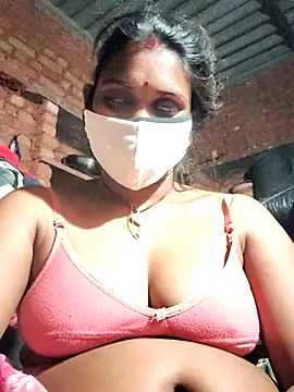 Katrina kaif143 online show from November 3, 2025, 3:15 pm