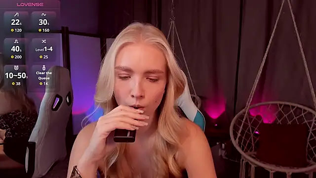 TessaGrays online show from November 20, 2025, 12:50 pm