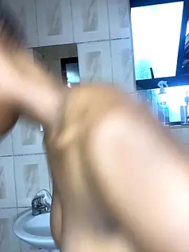 Snapshot of Sirah1 chatting on November 28, 2025, 10:48 am Sirah1 online show from November 28, 2025, 10:48 am