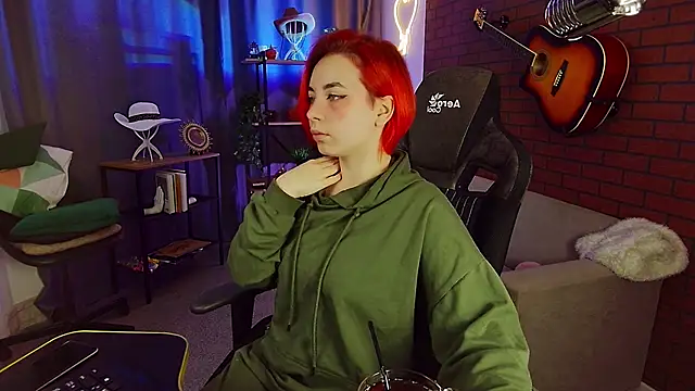 MarcelineChi online show from December 3, 2025, 5:30 am