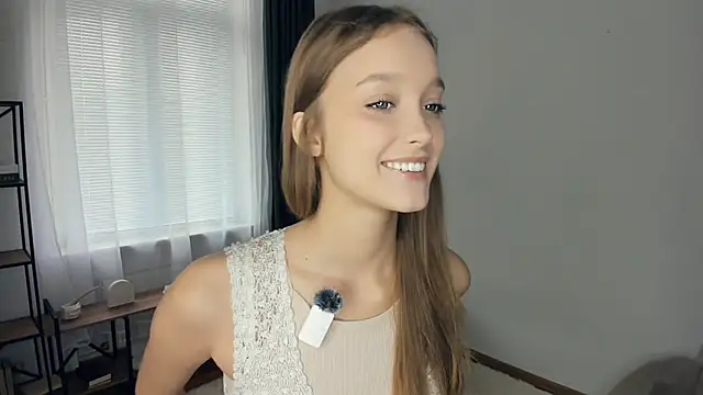 Snapshot of SerrenaAa chatting on October 18, 2025, 8:27 am SerrenaAa online show from October 18, 2025, 8:27 am