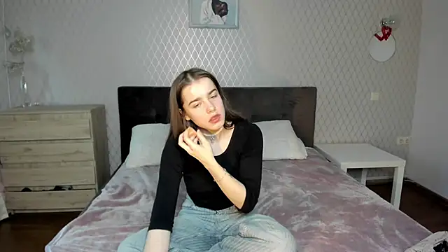 ShellyMoon  online show from October 24, 2025, 12:48 pm