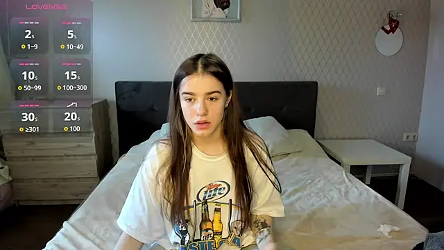 ShellyMoon  online show from October 12, 2025, 12:28 pm