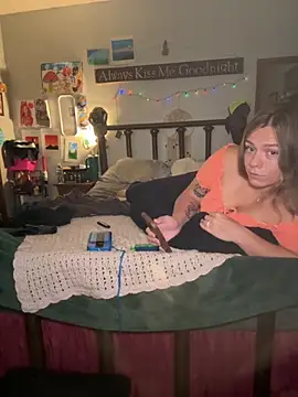 Amatueranon online show from October 22, 2025, 2:55 am