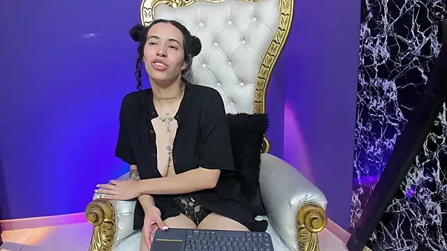 Annie roselle online show from December 4, 2025, 12:26 pm