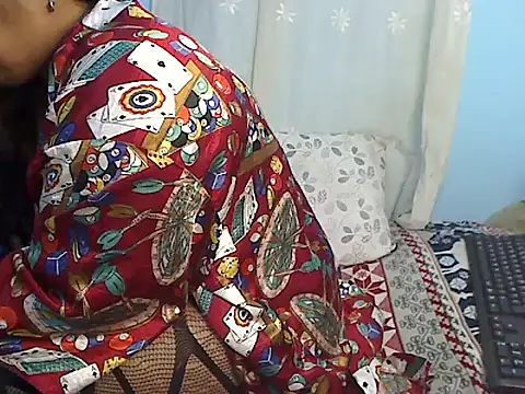 Snapshot of RoseNaya chatting on May 10, 2026, 4:05 am RoseNaya online show from May 10, 2026, 4:05 am