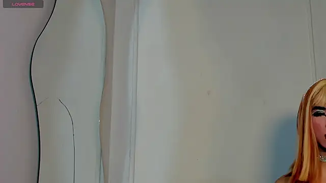 Snapshot of luxuryheaven_8 chatting on November 11, 2025, 3:34 am luxuryheaven 8 online show from November 11, 2025, 3:34 am