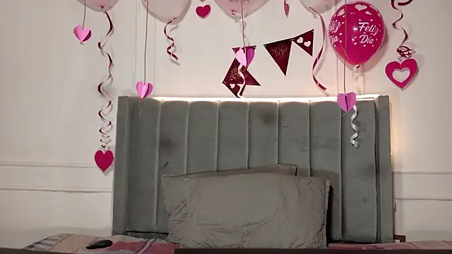 Snapshot of luxuryheaven_8 chatting on February 15, 2026, 9:25 pm luxuryheaven 8 online show from February 15, 2026, 9:25 pm