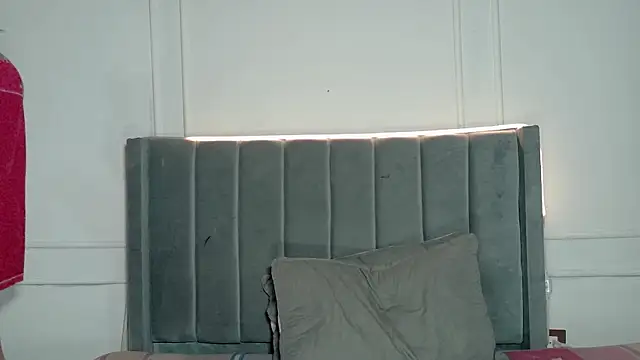 Snapshot of luxuryheaven_8 chatting on February 28, 2026, 8:52 pm luxuryheaven 8 online show from February 28, 2026, 8:52 pm