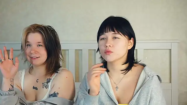 EviaVanveen online show from November 14, 2025, 8:18 am