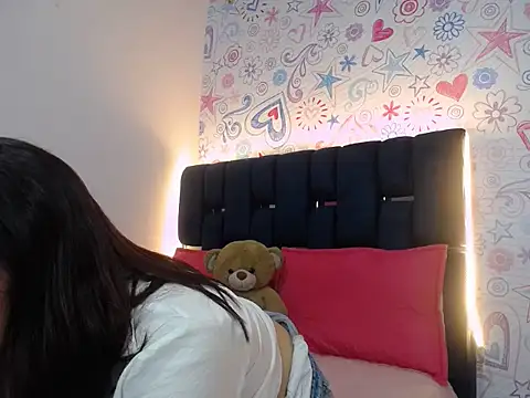 Snapshot of ZAFIRA_KALA chatting on October 3, 2025, 1:45 pm ZAFIRA KALA online show from October 3, 2025, 1:45 pm