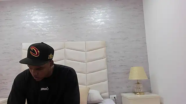 jax black online show from December 3, 2025, 7:24 pm