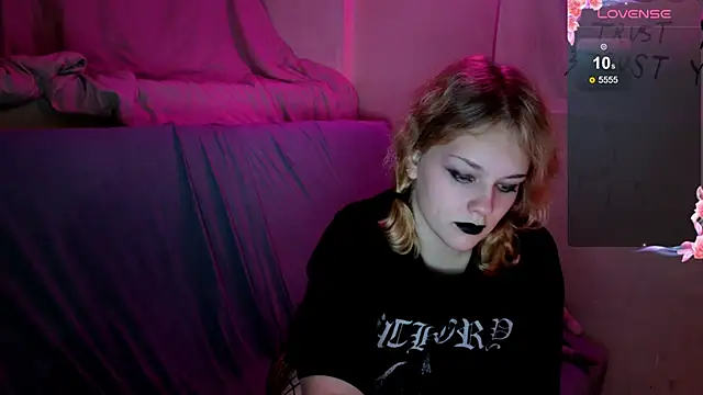 CleoVixes online show from October 19, 2025, 4:26 am