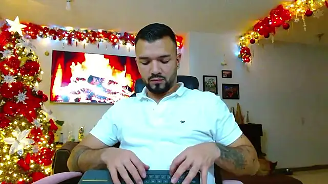 mathewv  online show from November 11, 2025, 4:40 am