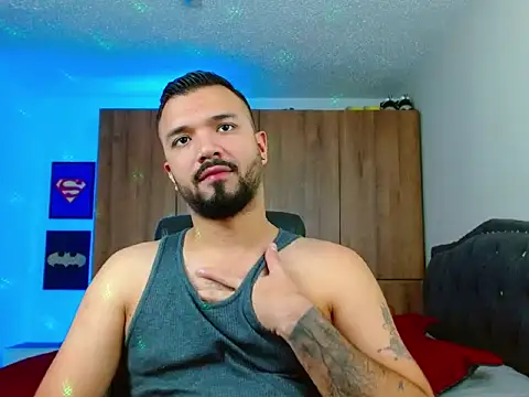 mathewv  online show from November 29, 2025, 11:49 pm