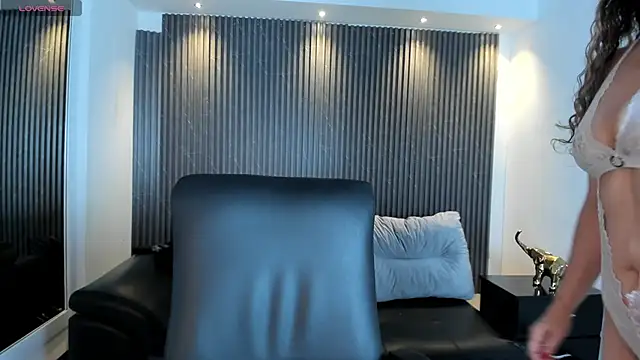 VenusCooper online show from October 23, 2025, 7:34 pm