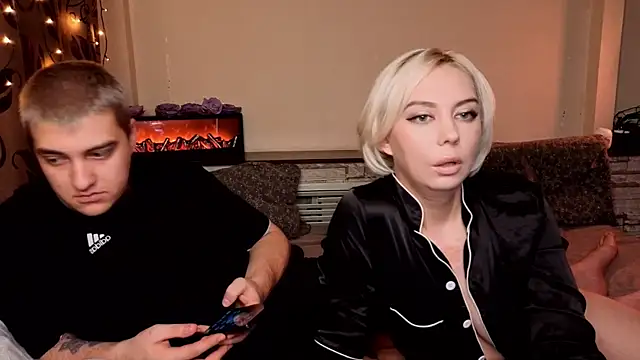 Sex Vibe couple online show from November 13, 2025, 9:40 pm