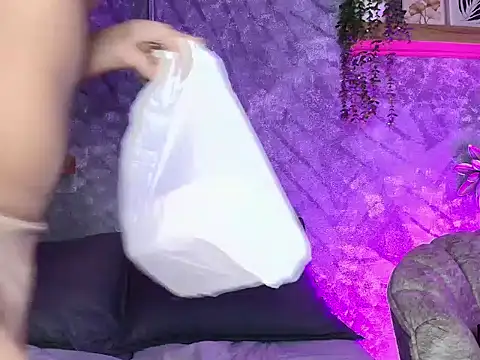 Nikolbrice online show from February 12, 2026, 7:02 pm