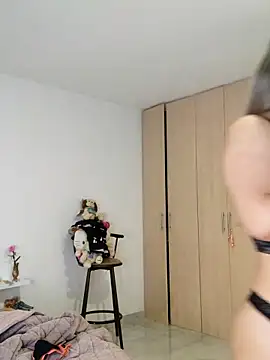 Zoe riivas online show from October 28, 2025, 10:25 am