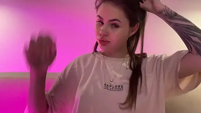 Snapshot of AlmaryKim chatting on November 8, 2025, 9:18 pm AlmaryKim online show from November 8, 2025, 9:18 pm