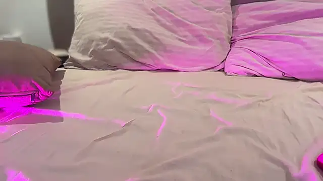 Snapshot of AlmaryKim chatting on October 28, 2025, 9:14 pm AlmaryKim online show from October 28, 2025, 9:14 pm