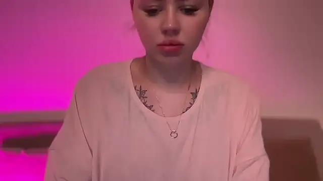 Snapshot of AlmaryKim chatting on December 4, 2025, 9:58 pm AlmaryKim online show from December 4, 2025, 9:58 pm