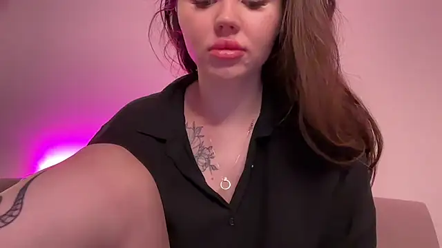 Snapshot of AlmaryKim chatting on January 13, 2026, 10:03 pm AlmaryKim online show from January 13, 2026, 10:03 pm