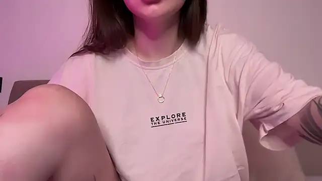 Snapshot of AlmaryKim chatting on November 21, 2025, 8:08 pm AlmaryKim online show from November 21, 2025, 8:08 pm