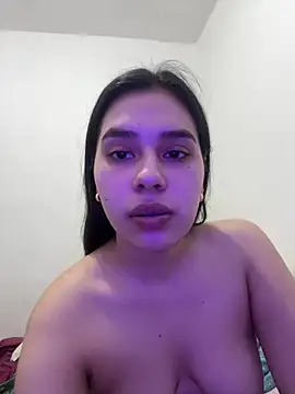 Brianna bunny05 online show from June 26, 2026, 4:07 am
