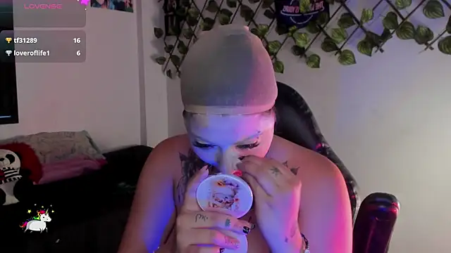 Snapshot of Kora_Red69 chatting on August 2, 2026, 4:48 pm Kora Red69 online show from August 2, 2026, 4:48 pm