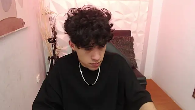 Snapshot of Liil_boy chatting on October 14, 2025, 4:02 am Liil boy online show from October 14, 2025, 4:02 am