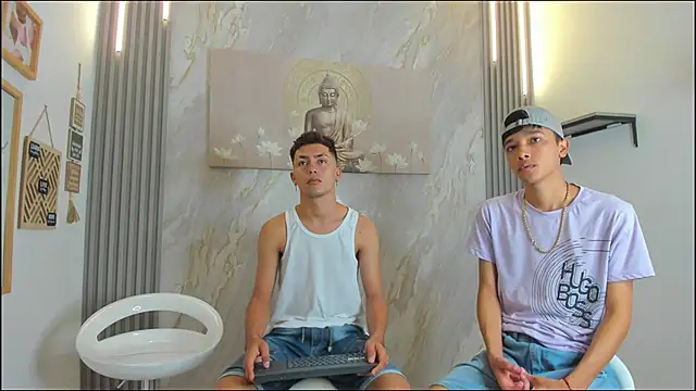 VERY HOT GUYS online show from January 15, 2026, 1:25 pm