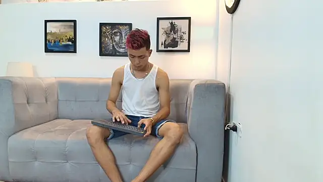 VERY HOT GUYS online show from December 14, 2025, 1:23 am