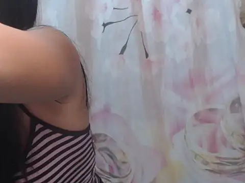 Snapshot of luna_light23 chatting on September 30, 2025, 11:44 pm luna light23 online show from September 30, 2025, 11:44 pm