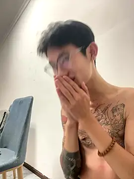 Snapshot of Cate-boy chatting on October 31, 2025, 12:24 pm Cate-boy online show from October 31, 2025, 12:24 pm