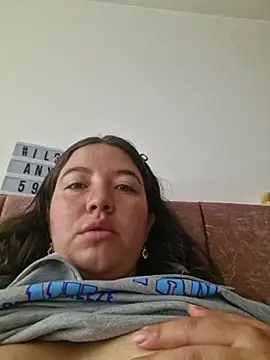 annyaparis online show from December 5, 2025, 12:37 pm