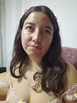 annyaparis online show from December 4, 2025, 11:59 pm