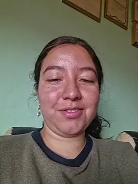 annyaparis online show from November 29, 2025, 5:02 pm