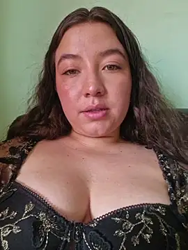 annyaparis online show from November 10, 2025, 8:25 pm