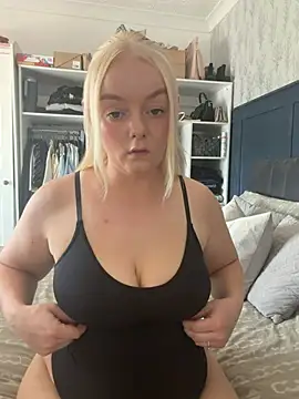 Snapshot of lusciouslylou chatting on June 26, 2026, 8:53 am lusciouslylou online show from June 26, 2026, 8:53 am