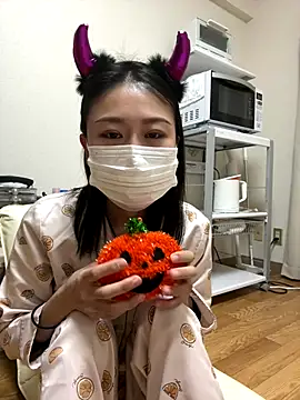 mia2 jp online show from October 31, 2025, 8:22 am