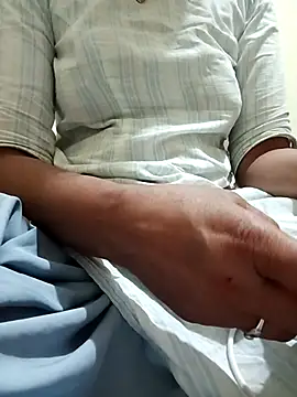 LOVE-VIKA online show from February 27, 2026, 11:15 pm