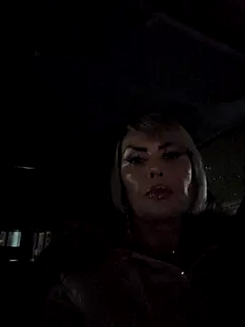 KirraWhite online show from November 29, 2025, 5:13 pm