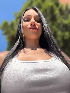 Snapshot of ilariea_girl chatting on May 29, 2026, 1:28 pm ilariea girl online show from May 29, 2026, 1:28 pm