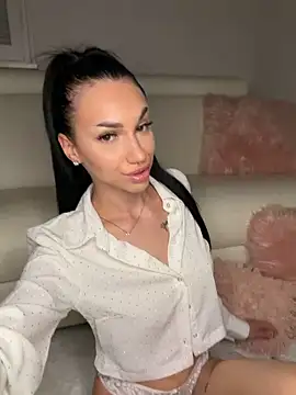 ilariea girl online show from March 25, 2026, 9:57 pm