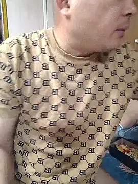 Snapshot of han515319 chatting on February 24, 2026, 12:06 pm han515319 online show from February 24, 2026, 12:06 pm