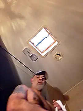 DeeBestEver online show from April 3, 2026, 2:12 pm